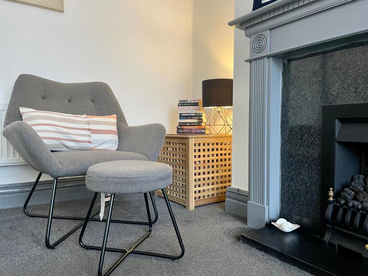 Entire Holiday Home In Blackpool With Free Parking And A Private Patio Garden Екстериор снимка